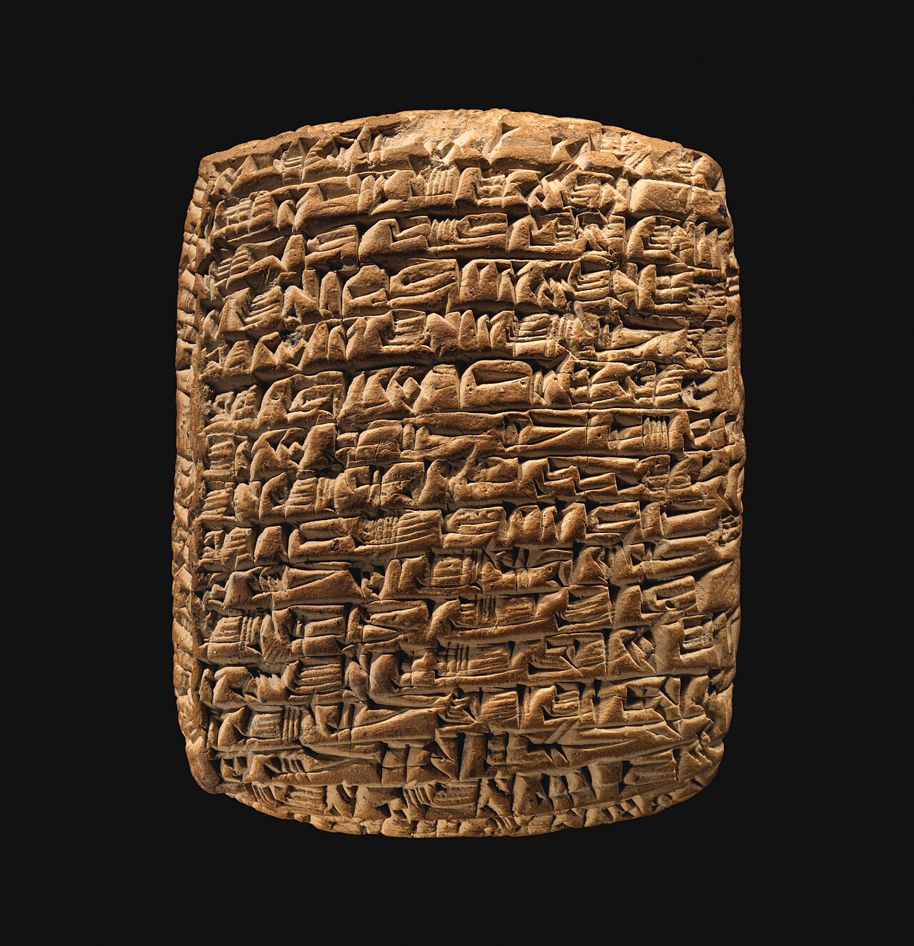 Tablilla de arcilla con escritura cuneiforme